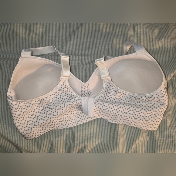 Hanes Patterned Bra - Picture 2 of 3